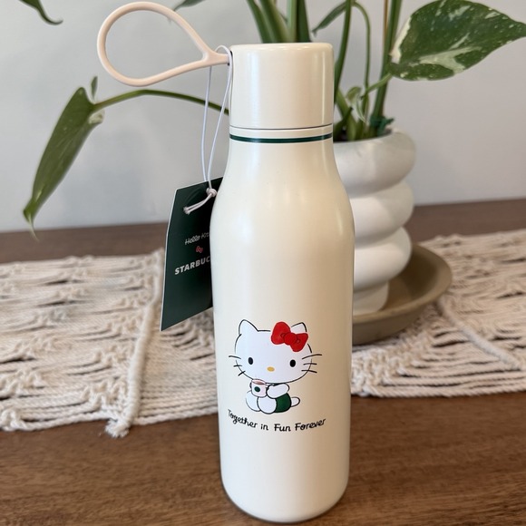 Starbucks Other - Hello Kitty x Starbucks Limited Edition 20oz Stainless Steel Water Bottle NEW